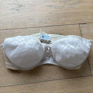Vintage Elegant White Lace Bra / Bandeau